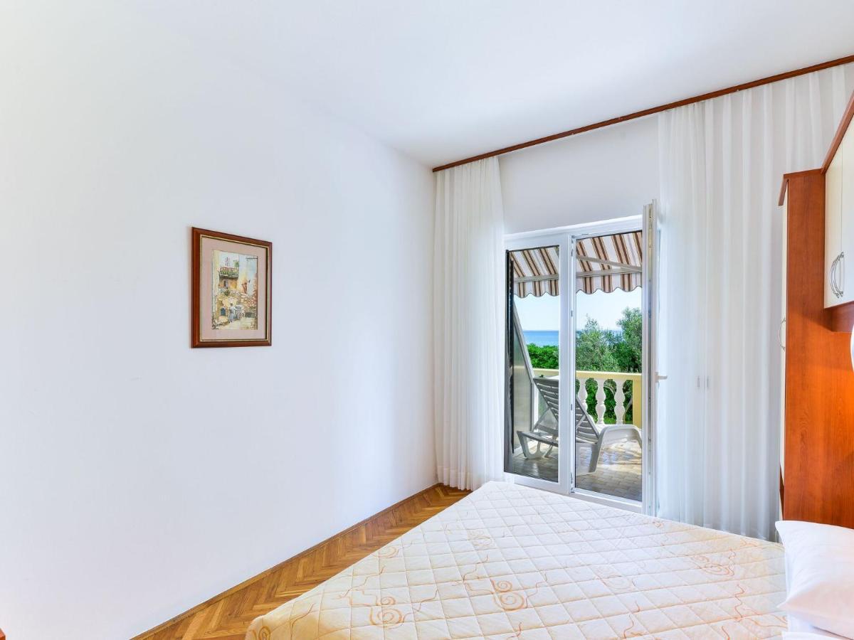 Apartments In House Liveric, In Vir At The Beach Exterior foto